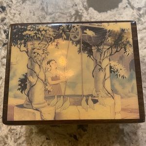 Vintage Snow White music box